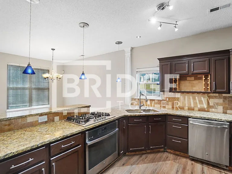 104 Hampshire Dr — Photo 7