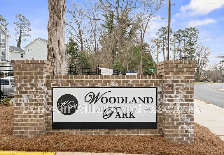 Woodland Park Apartments — Photo 2