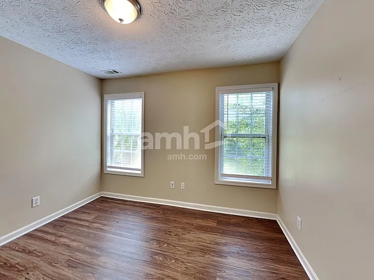 2740 Avalon Meadows Ln — Photo 17