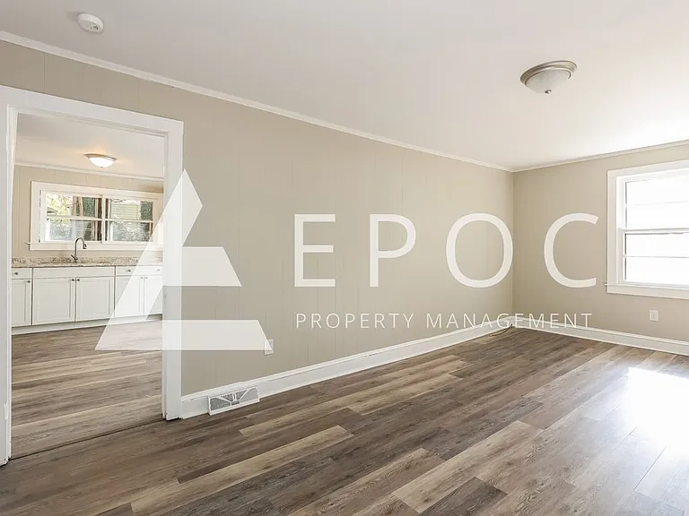 1308 Madison St — Photo 8