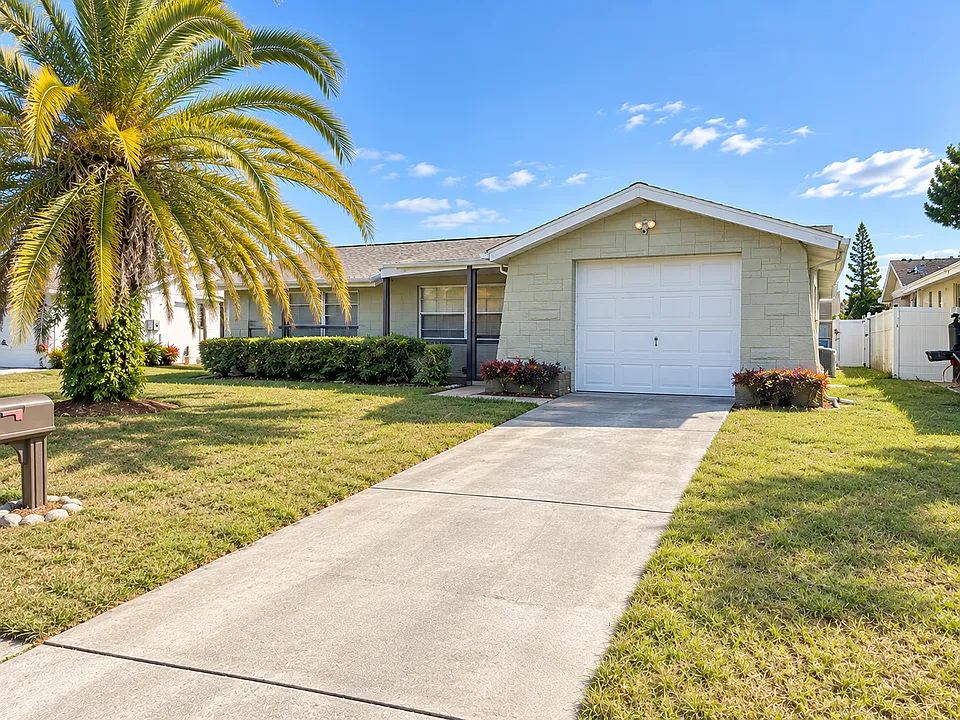 7020 Coral Reef Dr