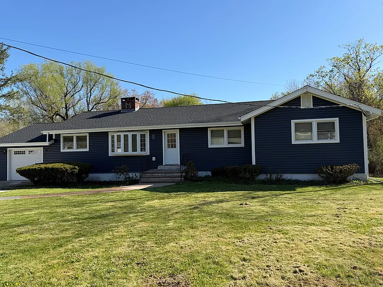 762 Woodin St — Photo 10