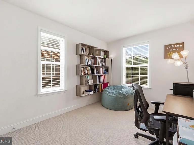 820 Ryan St — Photo 18