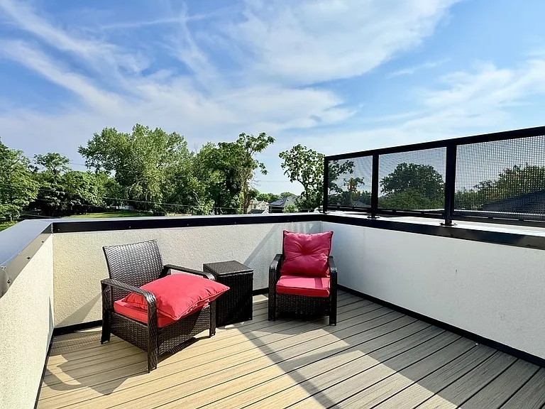 1217 E 29th St #1213 — Photo 3