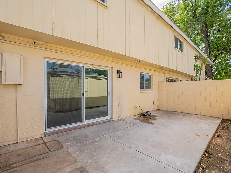 3909 S Mill Ave — Photo 37