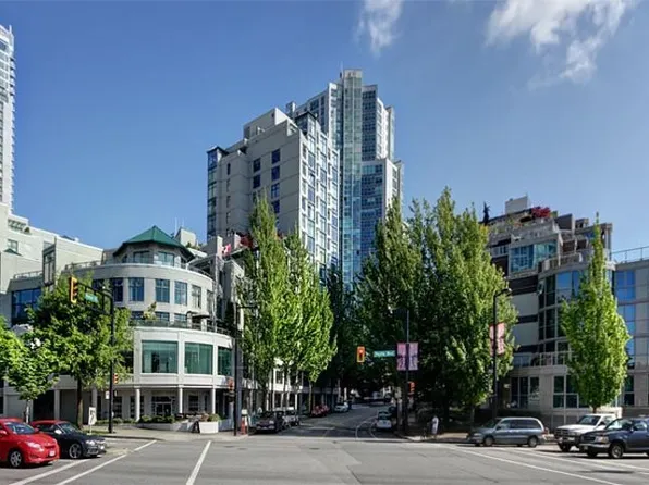 1331 Homer St #1404, Vancouver, BC V6B 5M5