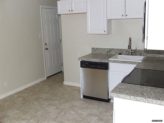 4th image of 1634 Oxford Ave