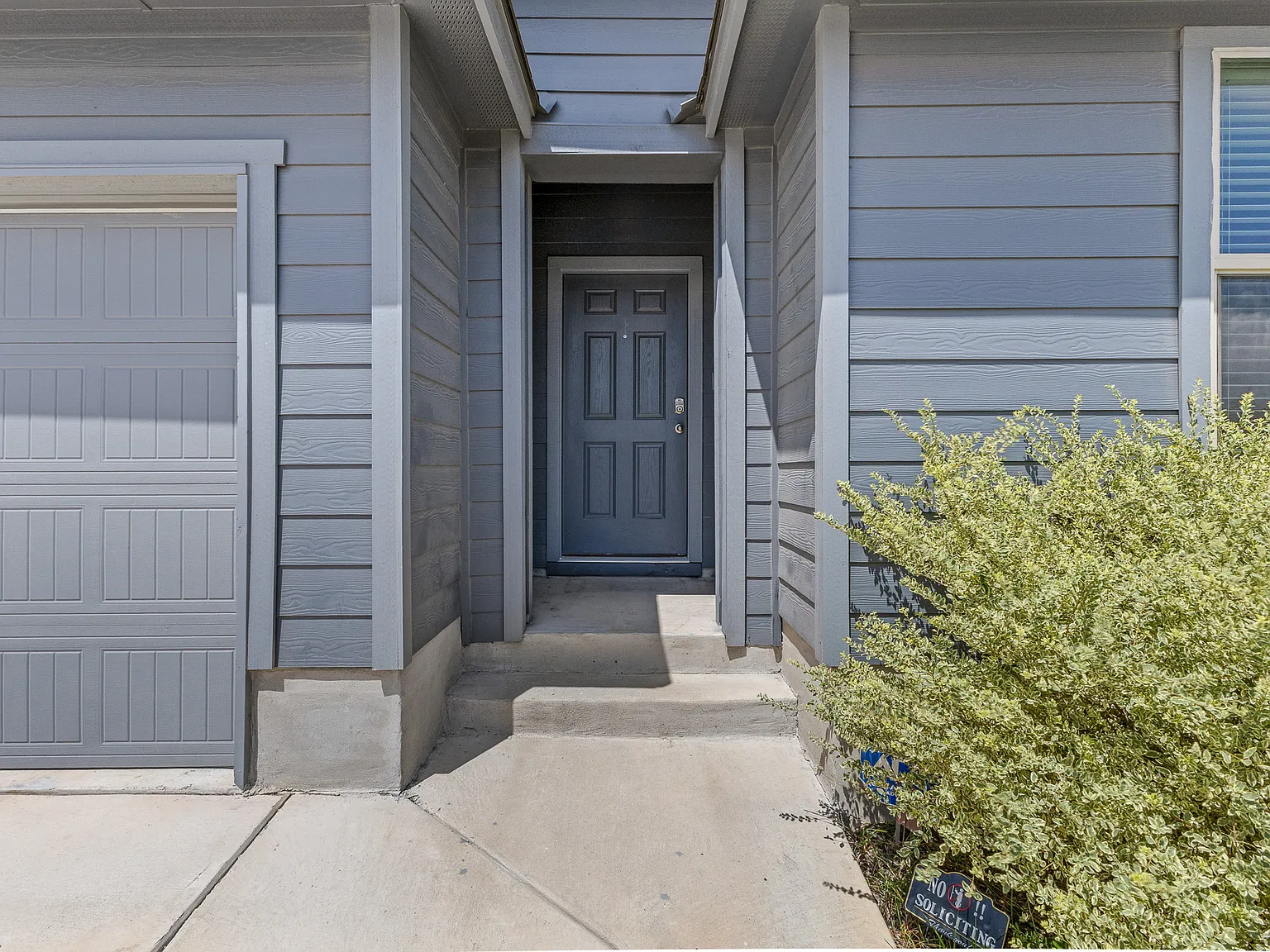 4 bed, 1796 sqft, $2,000 — Photo 2
