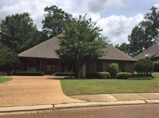 137 Bear Creek Cir, Canton, MS 39046