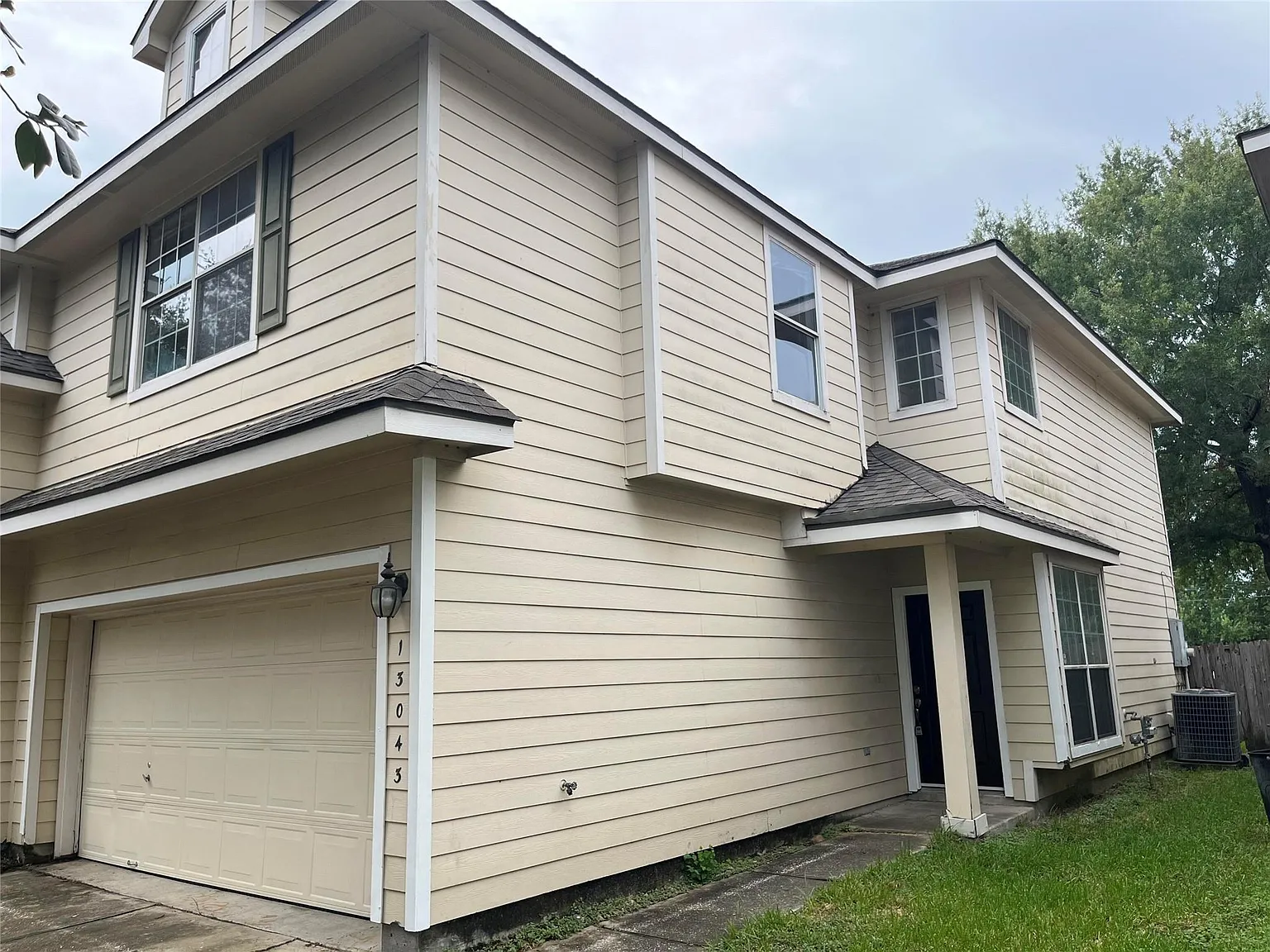 3 bed, 2.5 bath, 1645 sqft, $2,150 — Photo 1