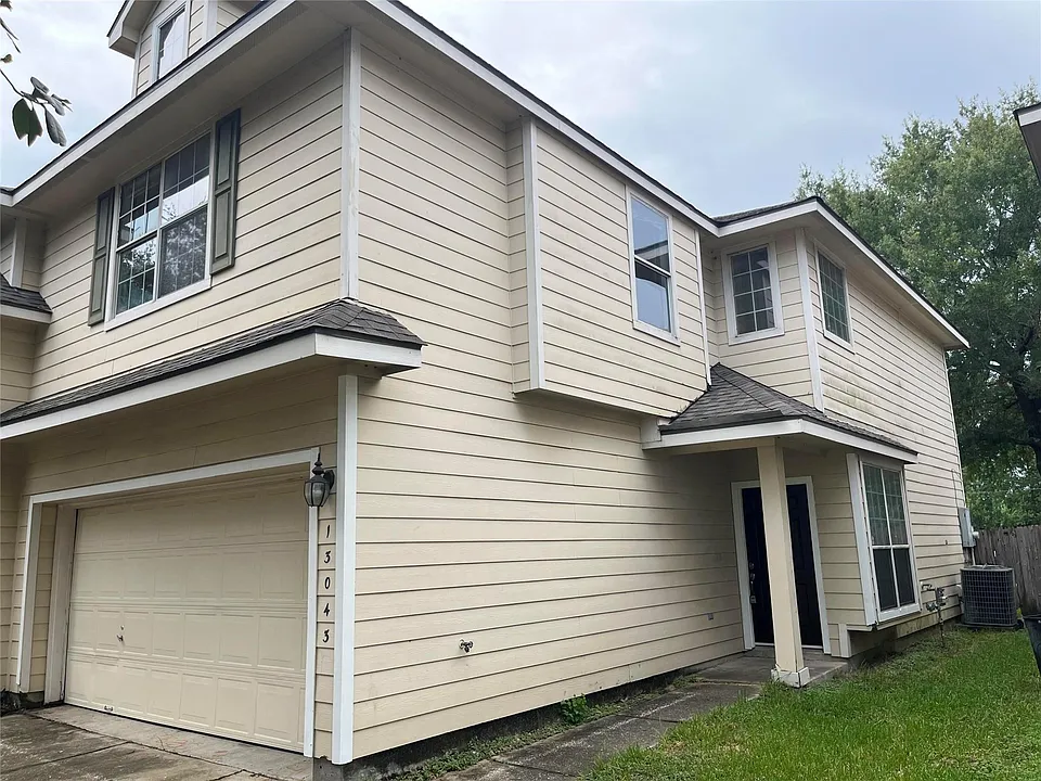 13043 Peppergate Ln