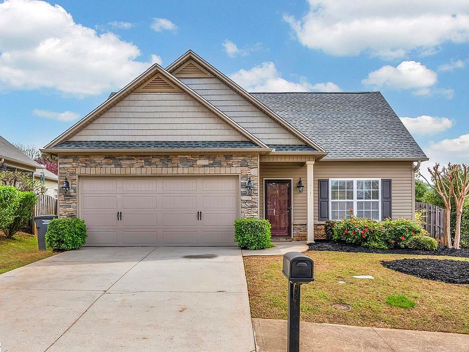 1st image of 417 Vintage Hill Dr