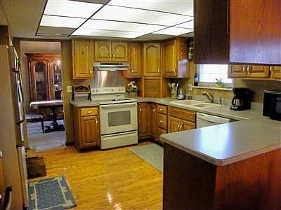 3rd image of 4613 Cutlass Dr