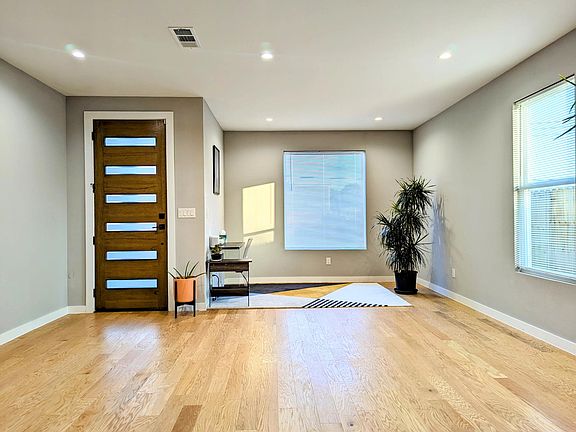 Living Room / Dinning Room
