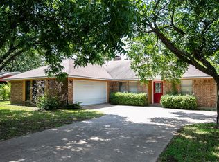 100 Pollyanna Dr, Gun Barrel City, TX 75156