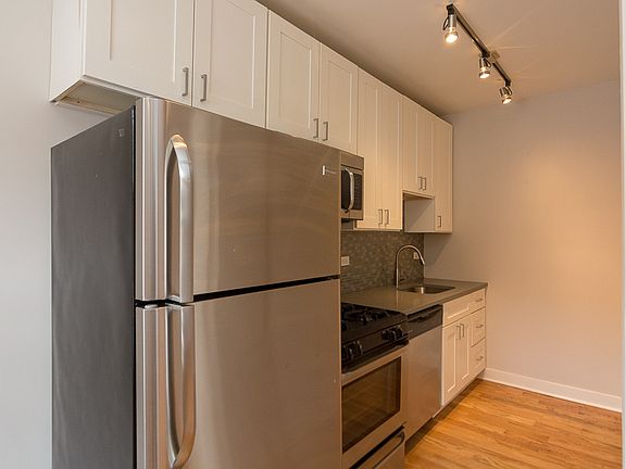 2nd image of 2420 N Kedzie #902