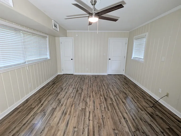 1401 Houston St — Photo 12