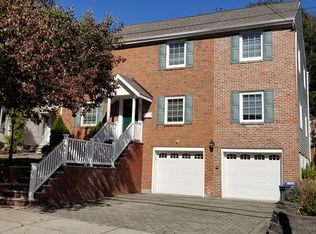 891 Maple Ave, Ridgefield, NJ 07657