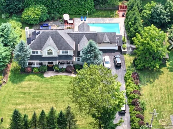 9 Roselawn Road, Highland Mills, NY 10930