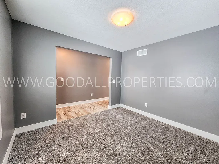 1306 Green Hills Dr — Photo 5
