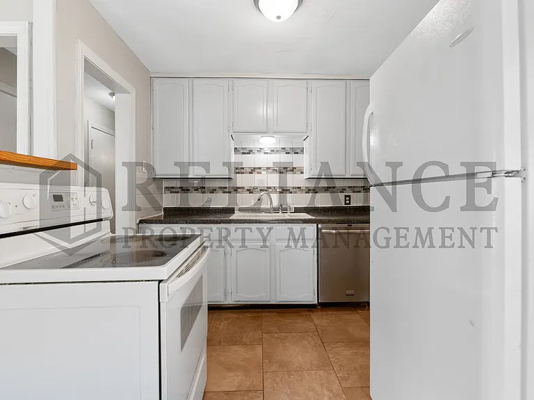 1555 N Northeast Pkwy — Photo 15