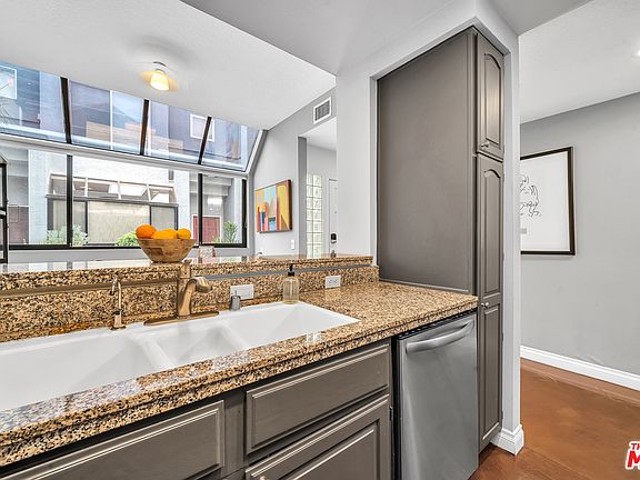 2nd image of 1436 20th St Unit 12