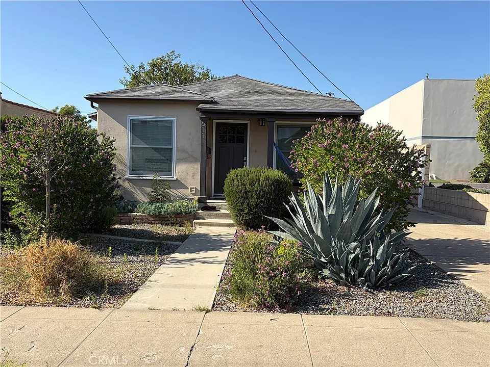 611 W Walnut Ave