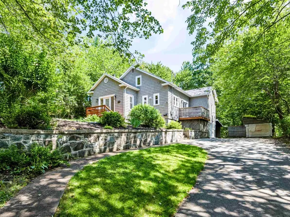 29 Doyle St, Bedford, NS B4A 1K4