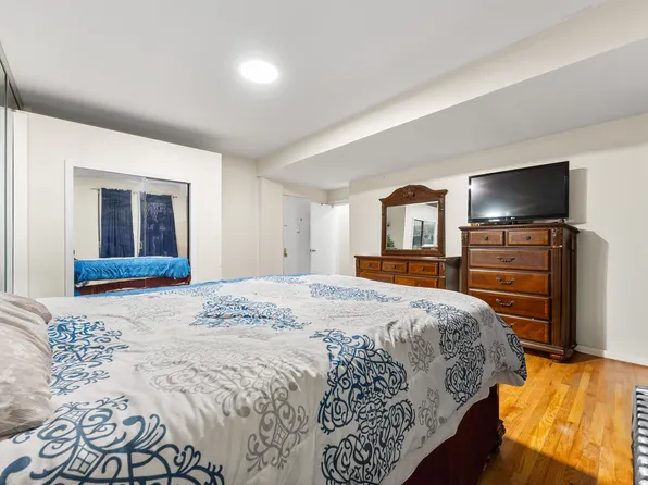 1670 Longfellow Avenue image 9 of 17