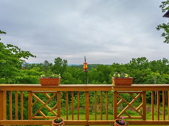 5th image of 831 Windy Hill Dr