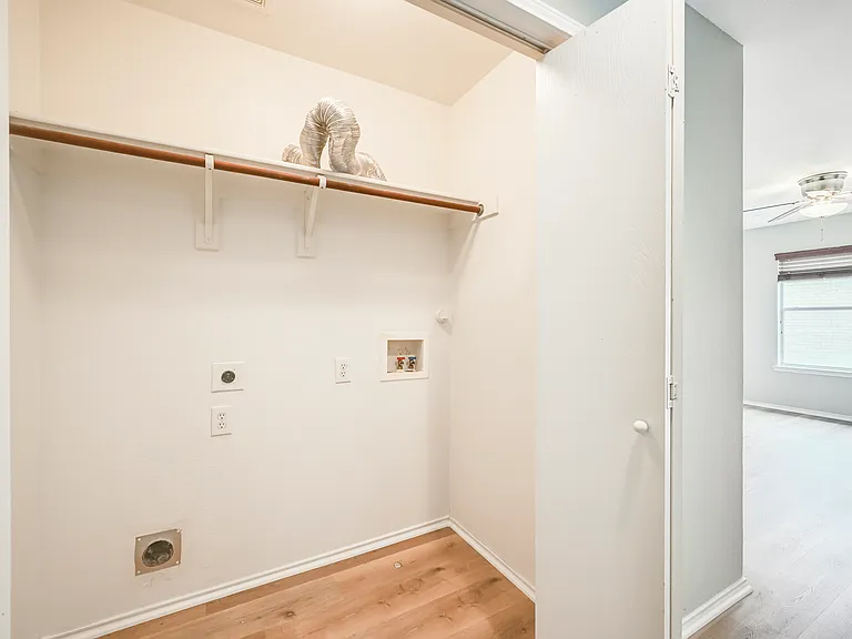 5435 Jacob Dr — Photo 14