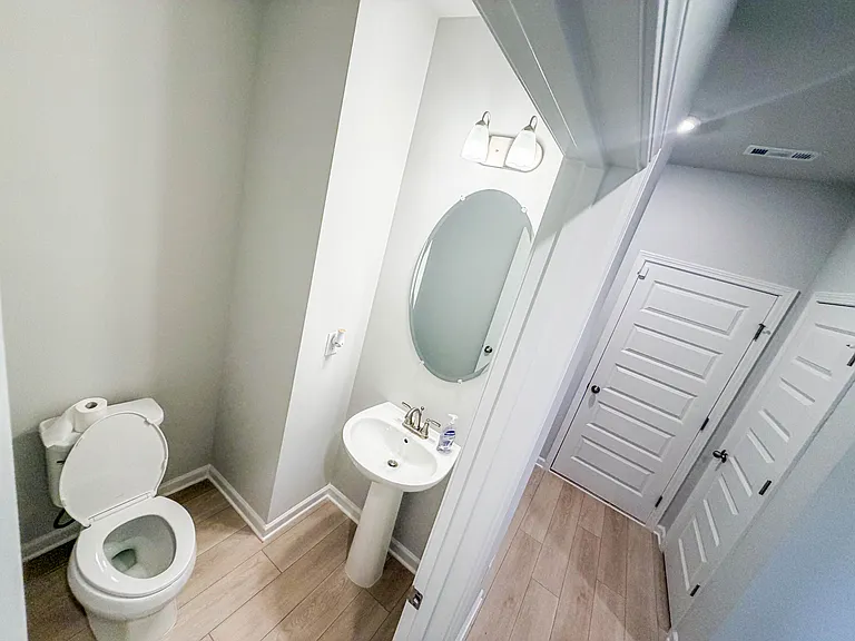 628 Sidney Ct — Photo 38