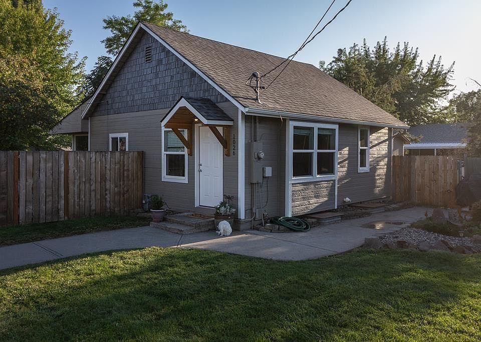 1st image of 1026 School Ave
