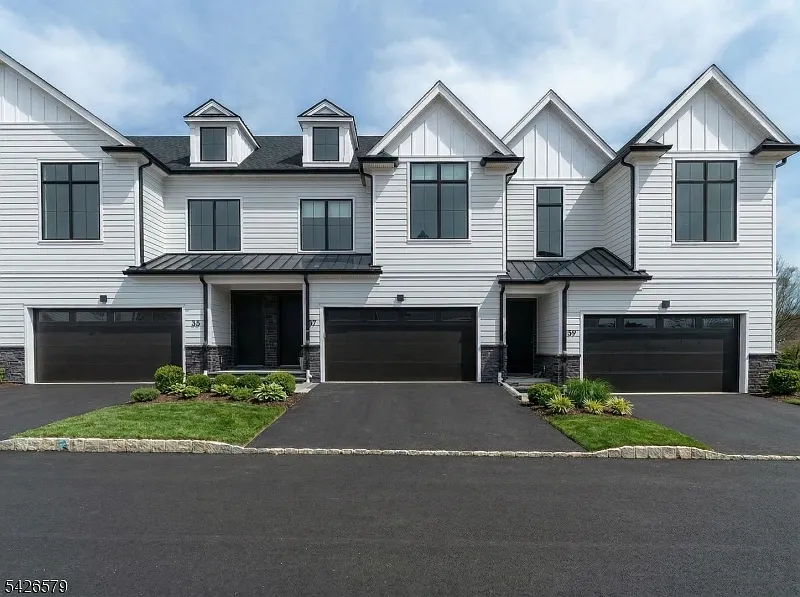 15 Feldman Ct