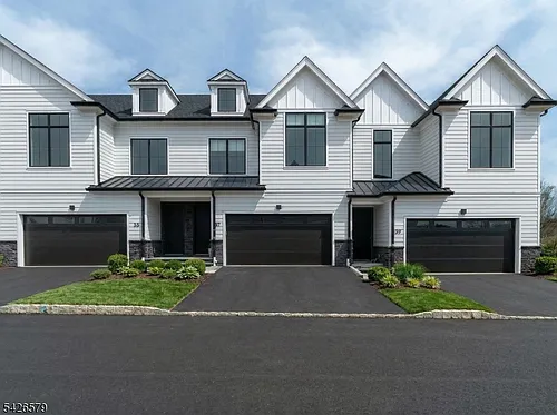 27 Feldman Ct Photo 1