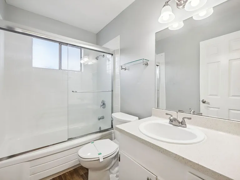 Metro Park Apartments - San Leandro — Photo 31