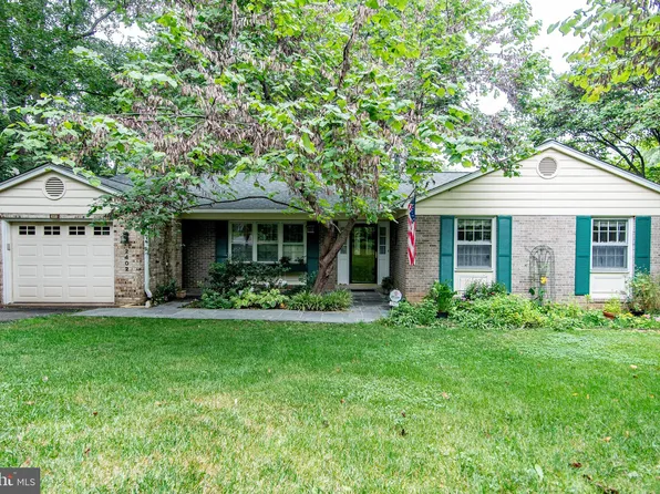 2402 Popkins Ln, Alexandria, VA 22306