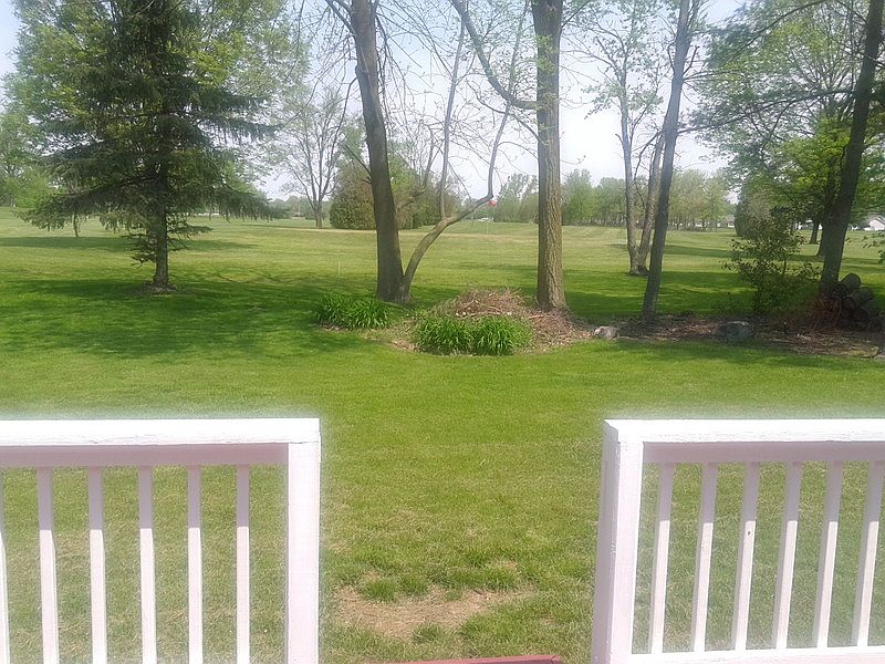 2nd image of 100 Lakeview Dr