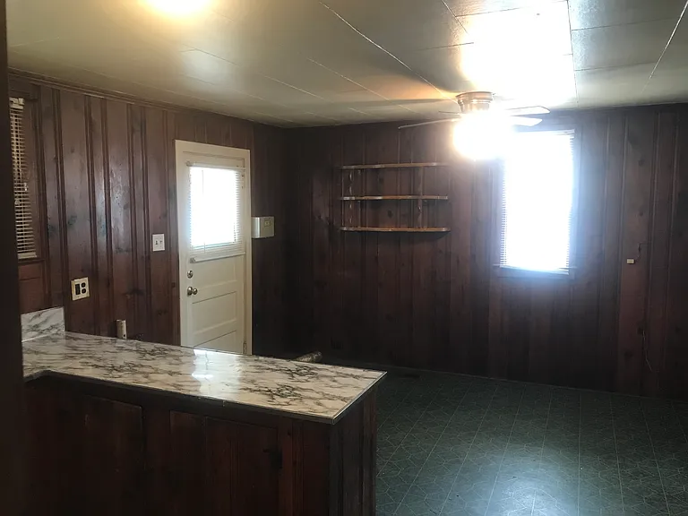 1106 N George St — Photo 15
