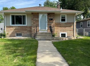 413 Elmwood Ave S, Fargo, ND 58103