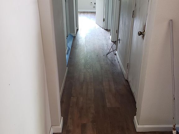 2nd image of 3000 N 6th Ave