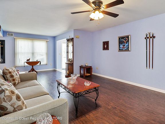 5th image of 188 Victoria Court