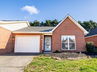 2908 Dominion Dr, Maryville, TN 37803