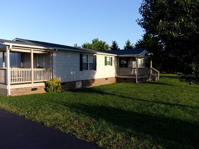 1st image of 105 Douglas Dr