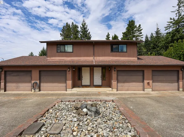 1460 Scott Ln, North Bend, OR 97459