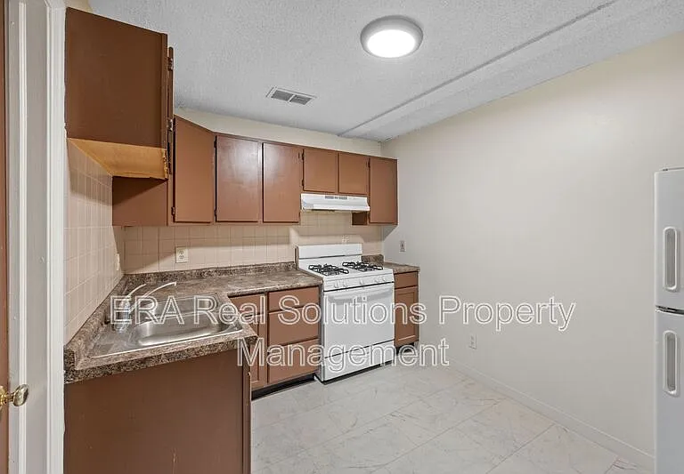 7875 Reading Rd #14 — Photo 2