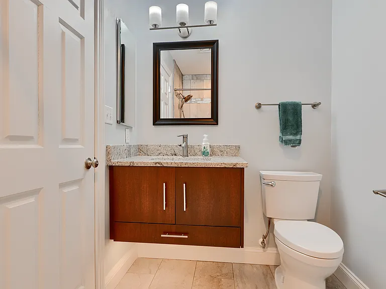 10 E Lee St #706 — Photo 24
