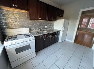 4029.5 W Melrose St #1W, Chicago, IL 60641