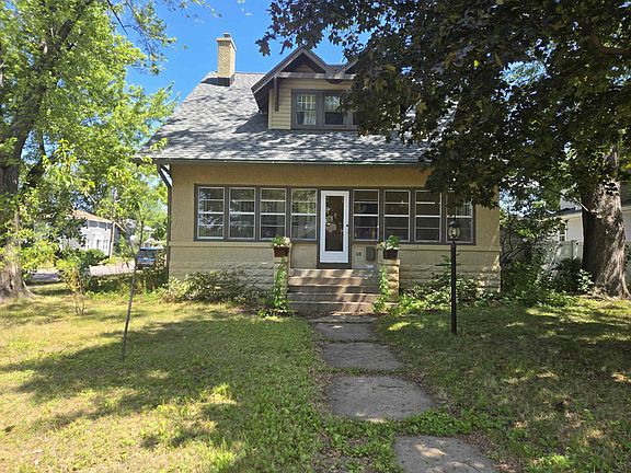 3rd image of 411 Witter St