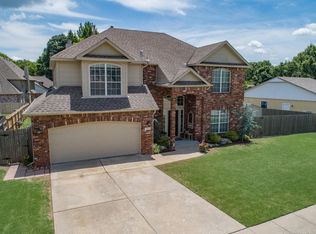 1305 S Umbrella Ave W, Broken Arrow, OK 74012